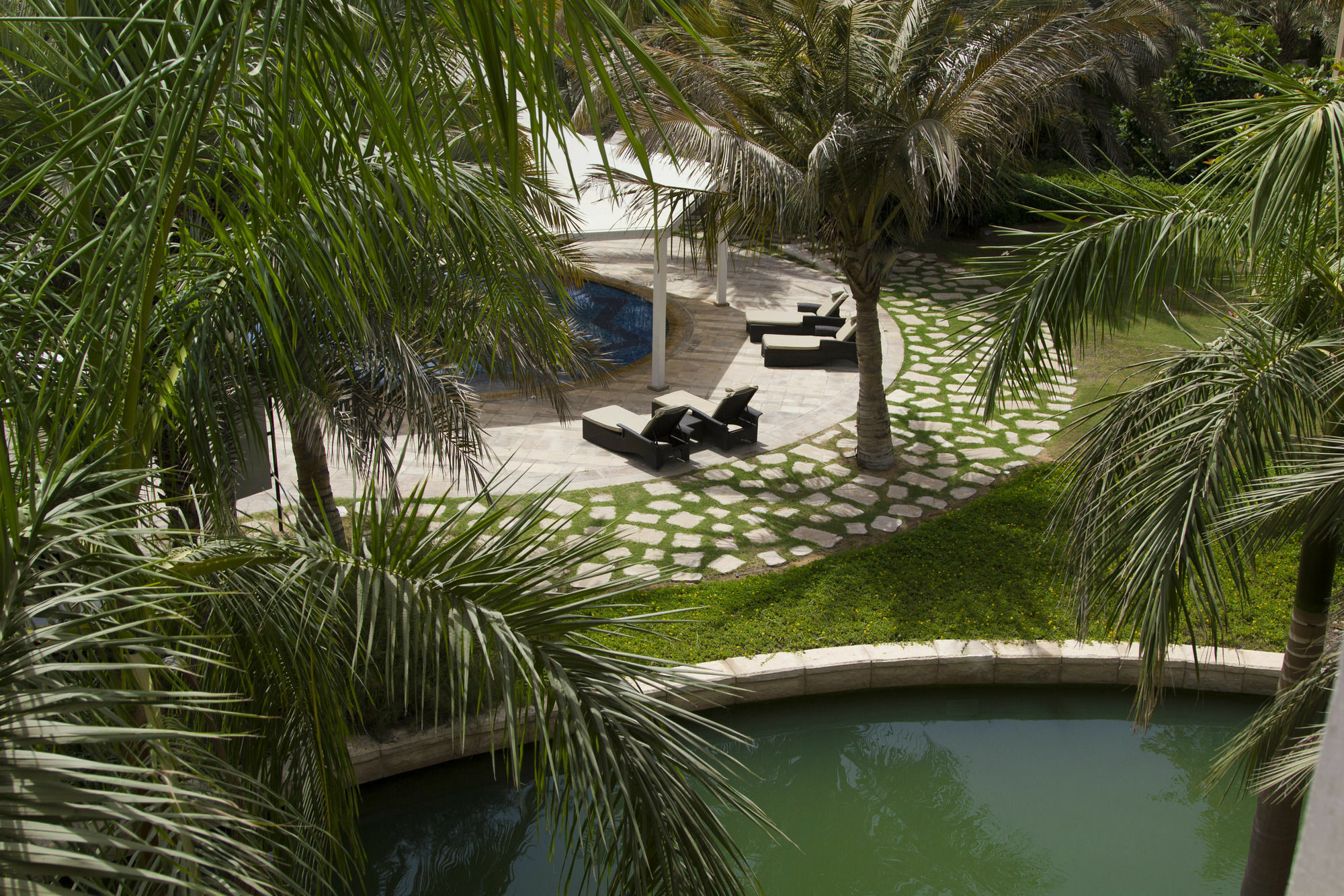 Shangri-La Hotel Apartments Qaryat Al Beri Abu Dhabi Exterior photo