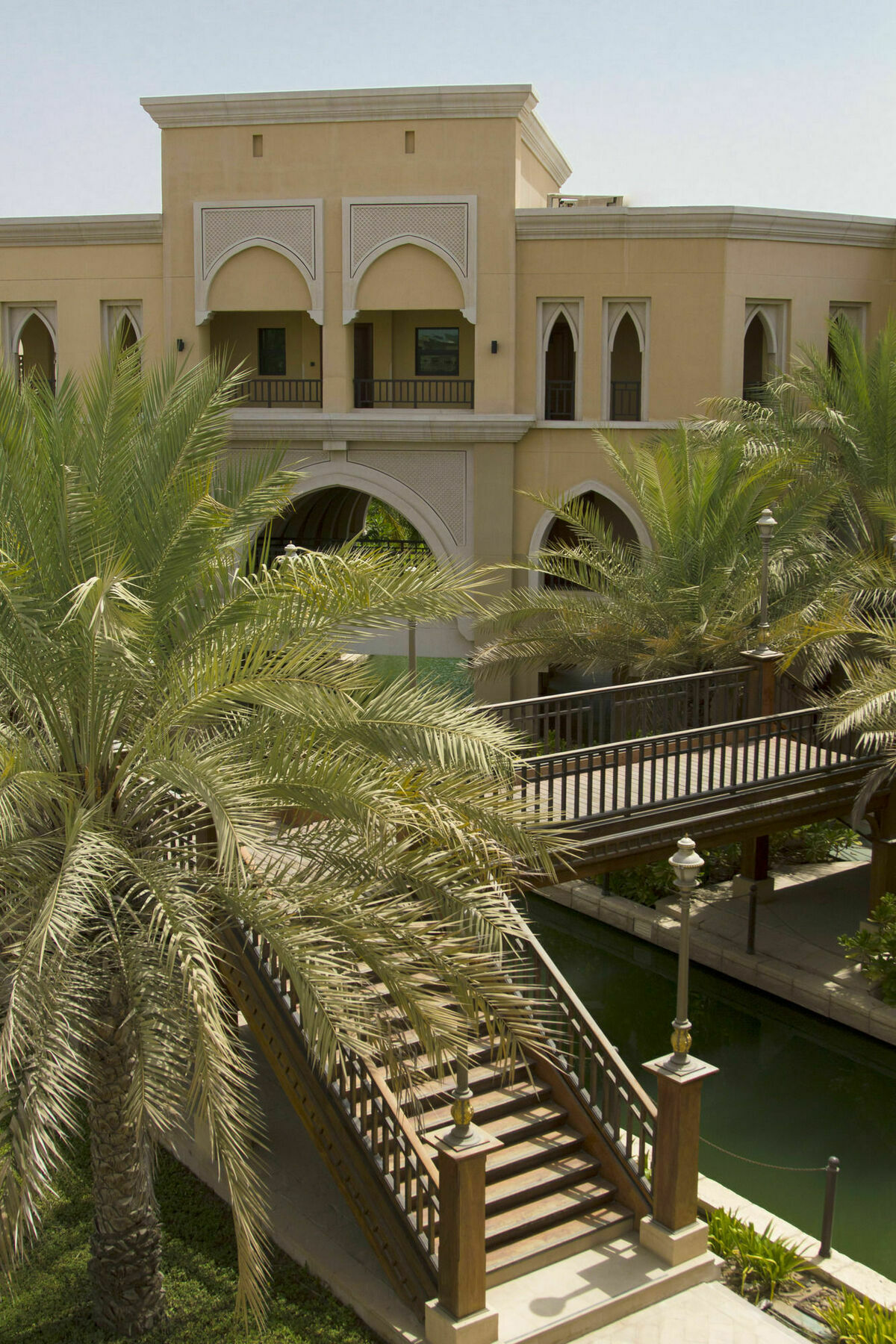 Shangri-La Hotel Apartments Qaryat Al Beri Abu Dhabi Exterior photo